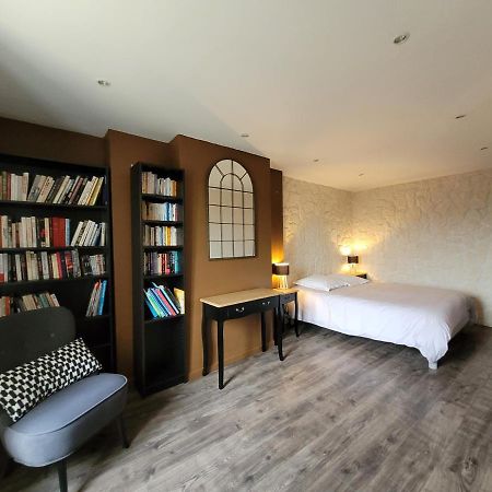 Les Bords De Loire Apartment Veuves Exterior photo