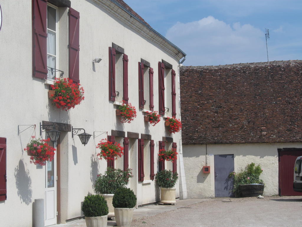 Les Bords De Loire Apartment Veuves Room photo